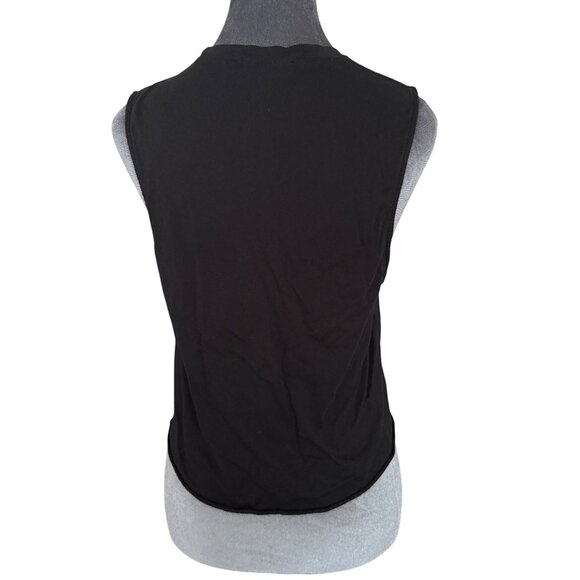 Womens Black Sleeveless Graphic Crop Top With Red Lips Print Cotton Blend Size M - Picture 3 of 4